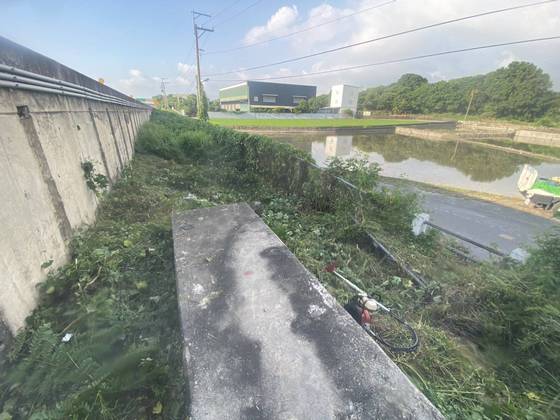 �x�������ί�