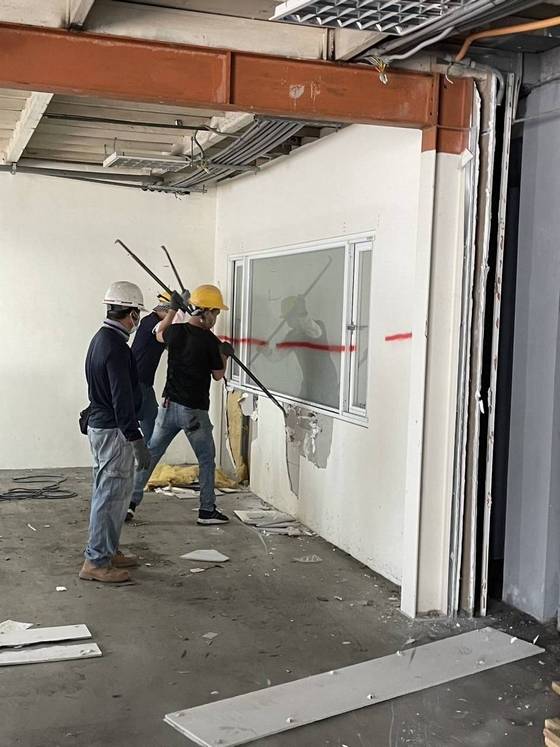 �x����u�{