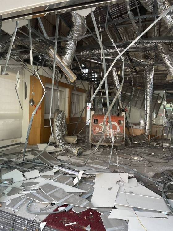 �x����u�{