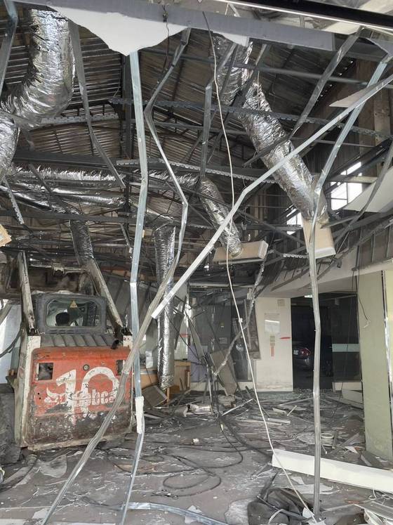 �x����u�{