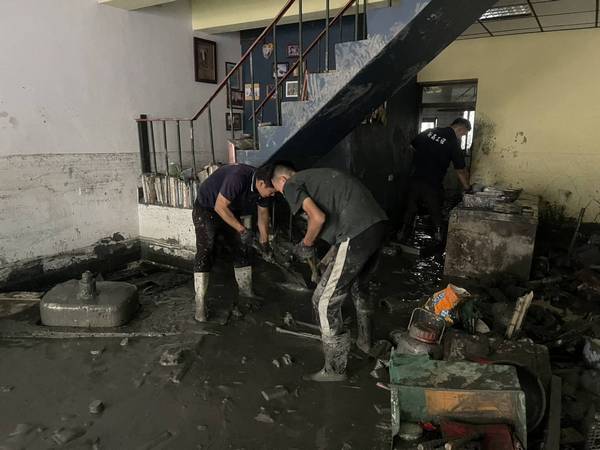 ��U�Ὤ���_�m����a�᭫��