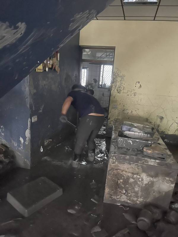 ��U�Ὤ���_�m����a�᭫��