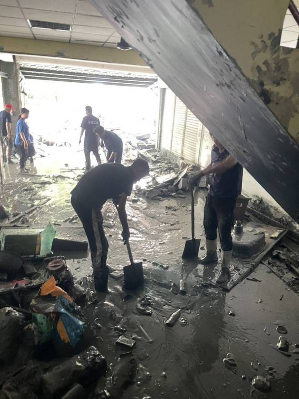 ��U�Ὤ���_�m����a�᭫��