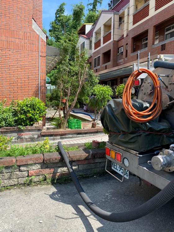 �n������