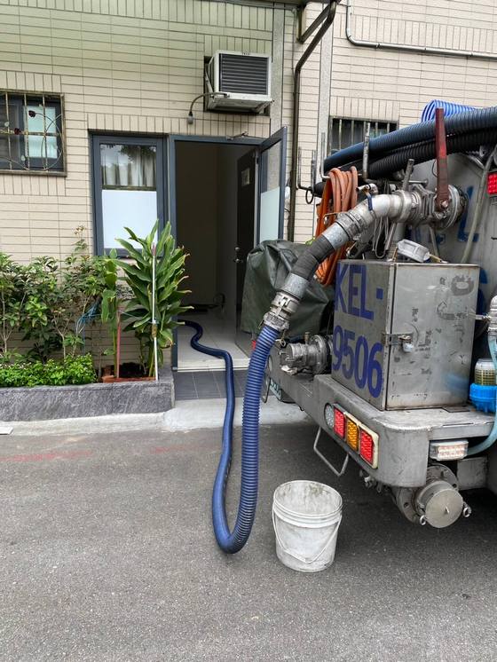 �n������